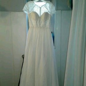 Alvina Valenta Ti Adora 7000 Ivory Lace Wedding Lo